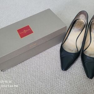 Women's size 8 Cole Haan, navy kitten heel pumps